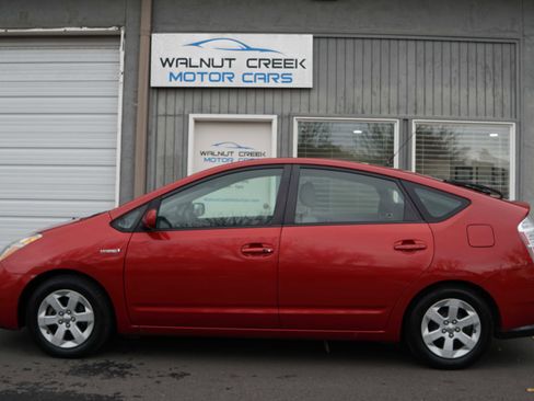 Used 2009 Toyota Prius Touring FWD image 19