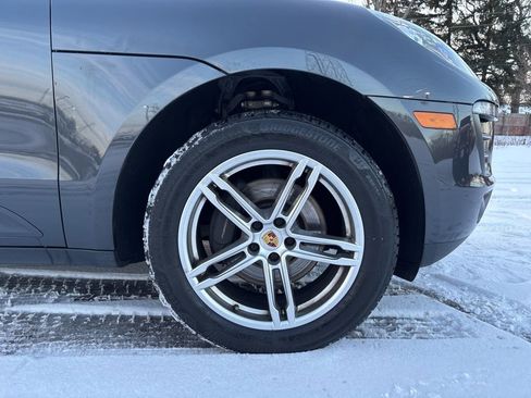 Used 2018 Porsche Macan image 32