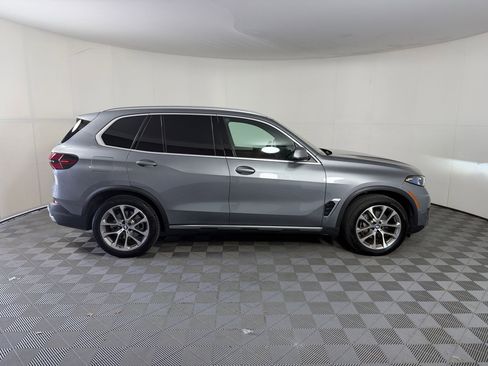 Used 2024 BMW X5 sDrive40i w/ Premium Package RWD image 8