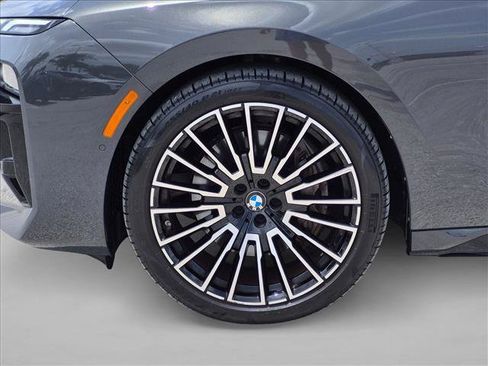 Used 2024 BMW 740i RWD image 25