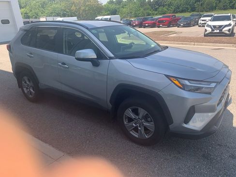 Used 2023 Toyota RAV4 LE AWD/4WD image 3