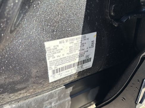 Used 2020 Ford Explorer XLT w/ Equipment Group 202A image 8