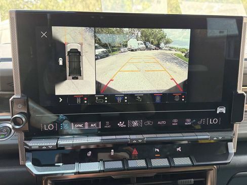 Used 2024 GMC Hummer EV 3X w/ LPO, Illumination Package AWD/4WD image 23