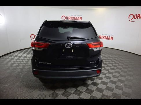 Used 2019 Toyota Highlander Plus AWD/4WD image 9