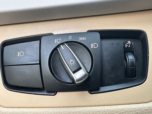 Used 2018 BMW 320i Sedan image 33