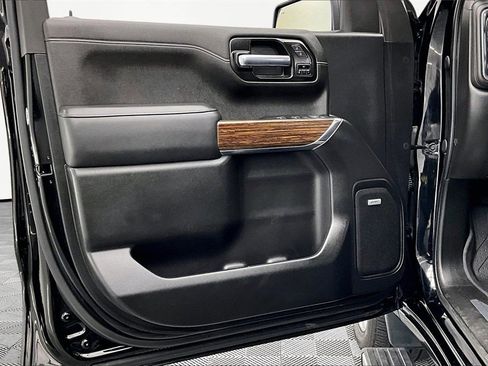 Used 2022 Chevrolet Silverado 1500 High Country w/ Technology Package image 24