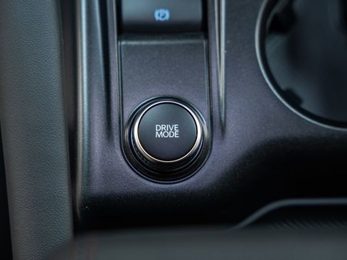 Certified 2025 Ford Explorer Active w/ Active Comfort Package image 31