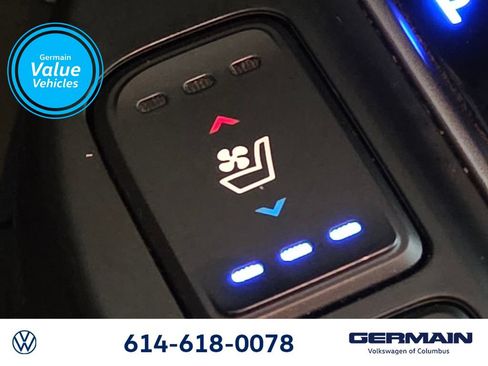 Used 2017 Hyundai Santa Fe Limited AWD/4WD image 29