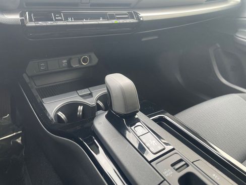 Used 2025 Toyota Prius LE image 41