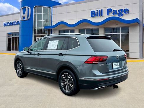 Used 2018 Volkswagen Tiguan SEL AWD/4WD image 3