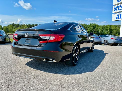 Used 2022 Honda Accord Sport image 2