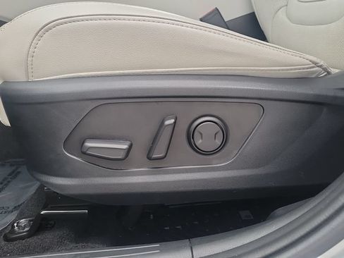 Used 2022 Hyundai Tucson SEL w/ Convenience + Premium Package FWD image 16