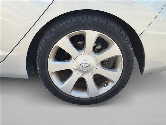 Used 2013 Hyundai Elantra Limited w/ Technology Pkg FWD image 17