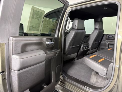 Used 2023 GMC Sierra 2500 AT4 w/ AT4 Preferred Package AWD/4WD image 27