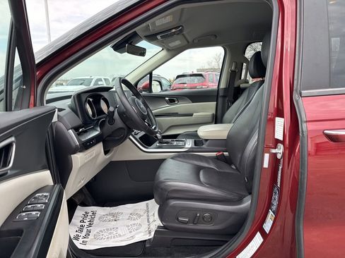 Used 2024 Kia Carnival LX image 29