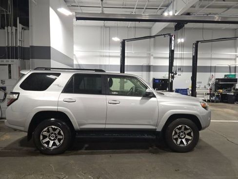 Used 2024 Toyota 4Runner TRD Off-Road image 3