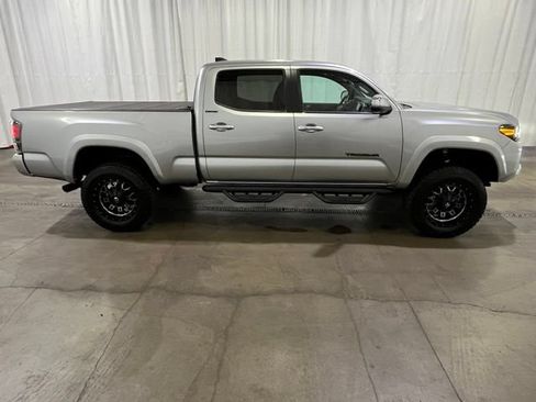 Used 2022 Toyota Tacoma Limited w/ Black Out Package (TMS) AWD/4WD image 3