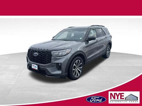 Used 2025 Ford Explorer ST-Line image 1