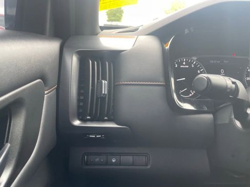 Used 2024 Nissan Pathfinder Rock Creek image 12