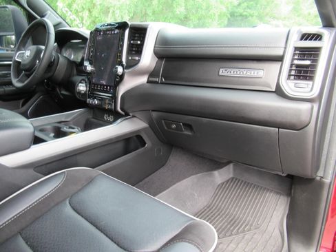 Used 2025 RAM 1500 Laramie w/ Sport Appearance Package AWD/4WD image 11