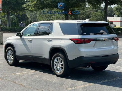 Used 2022 Chevrolet Traverse LS FWD image 3