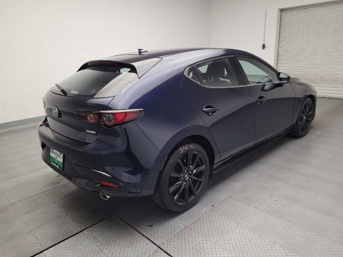 Used 2019 MAZDA MAZDA3 Hatchback w/ Premium Package image 9