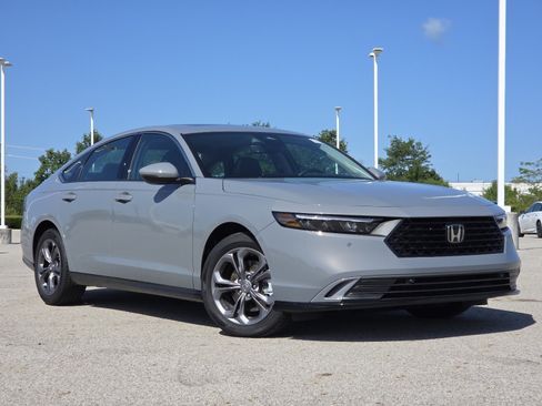 Used 2026 Honda Accord EX-L image 2
