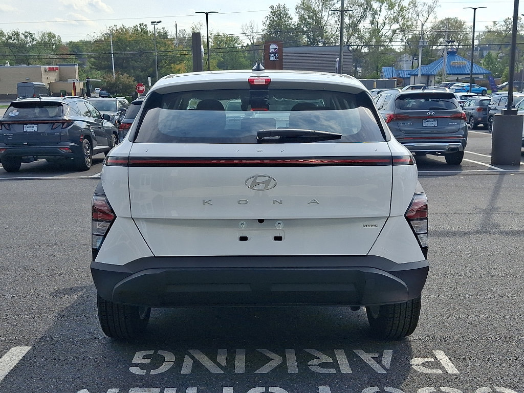 New 2027 Hyundai Kona SE AWD/4WD image 6