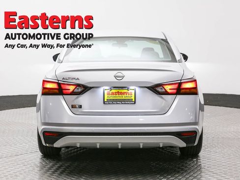 Used 2023 Nissan Altima 2.5 S FWD image 6