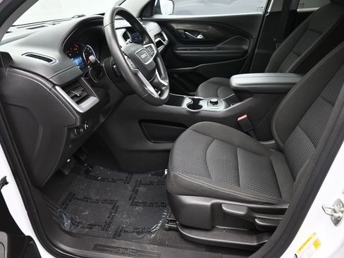 Used 2024 GMC Terrain SLE image 8