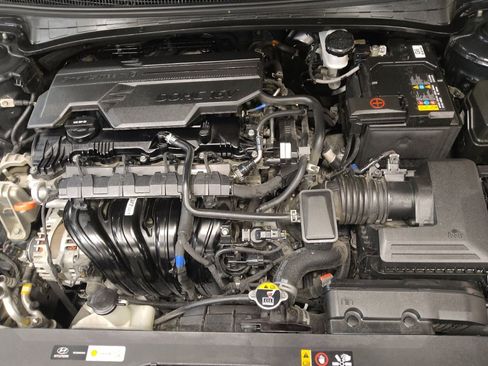 Used 2022 Hyundai Elantra Limited w/ Cargo Package FWD image 30