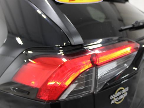 Used 2020 Toyota RAV4 XLE Premium AWD/4WD image 23