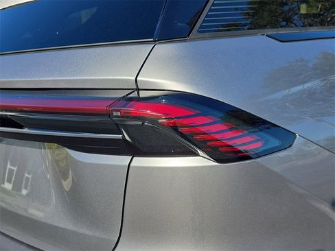 Certified 2024 Lincoln Nautilus Reserve w/ Equipment Group 203A image 7