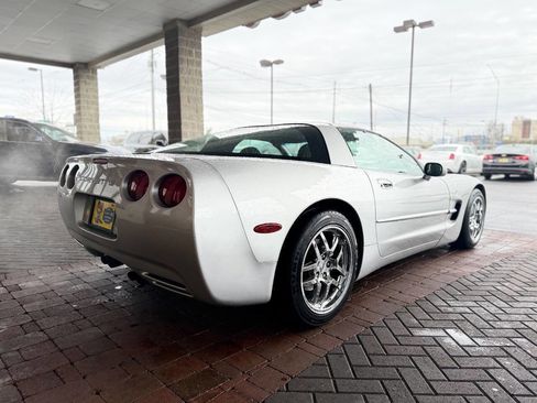Used 1998 Chevrolet Corvette Coupe image 9