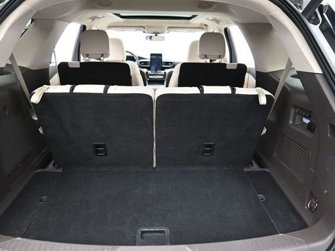 Used 2023 Ford Explorer Platinum w/ Technology Package image 28