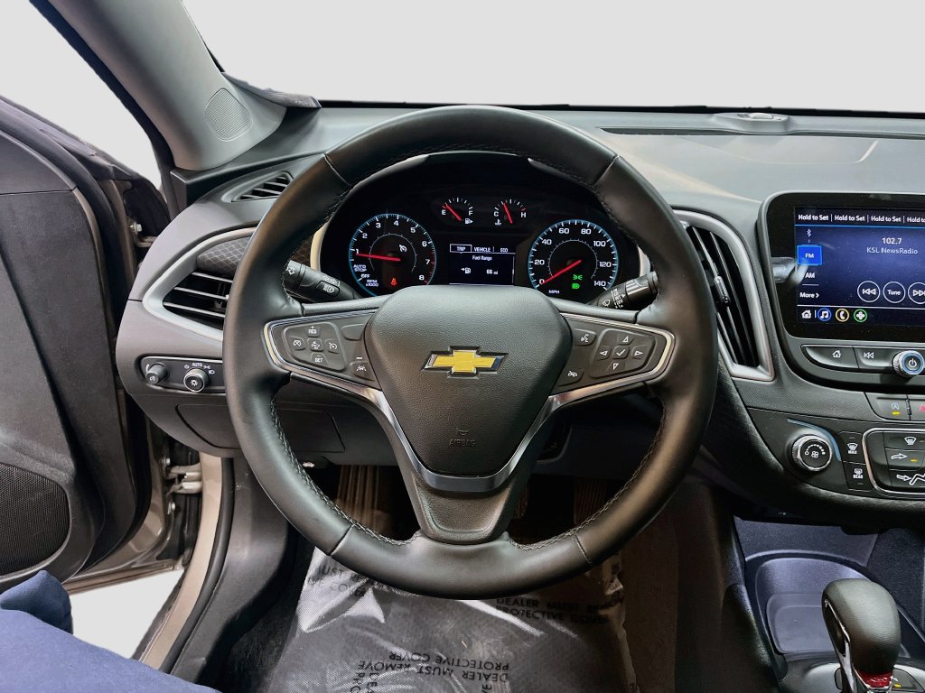 Used 2025 Chevrolet Malibu RS FWD image 11