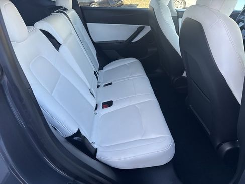 Used 2021 Tesla Model Y Long Range image 24