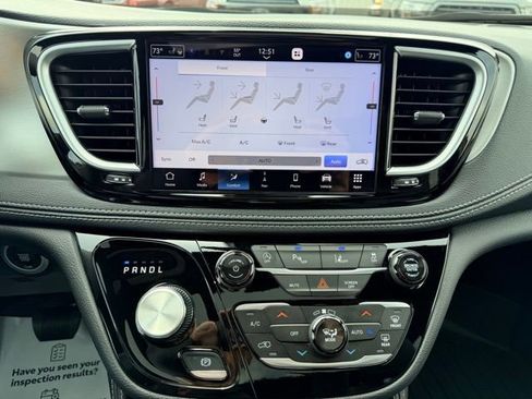 Used 2024 Chrysler Pacifica Limited w/ S Appearance Package FWD image 28