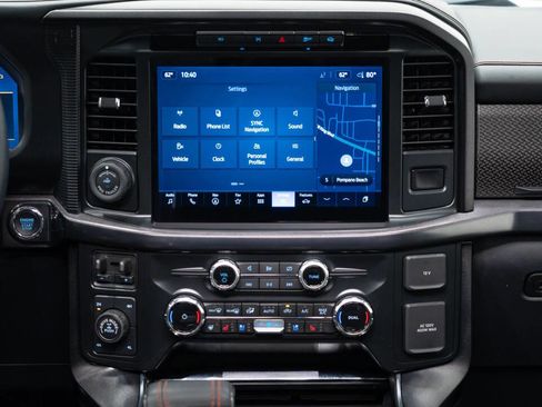 Used 2014 Chrysler Town & Country Touring FWD image 3