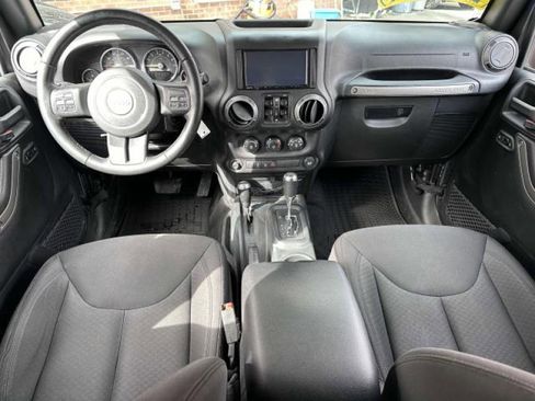 Used 2018 Jeep Wrangler Unlimited Sport S image 17