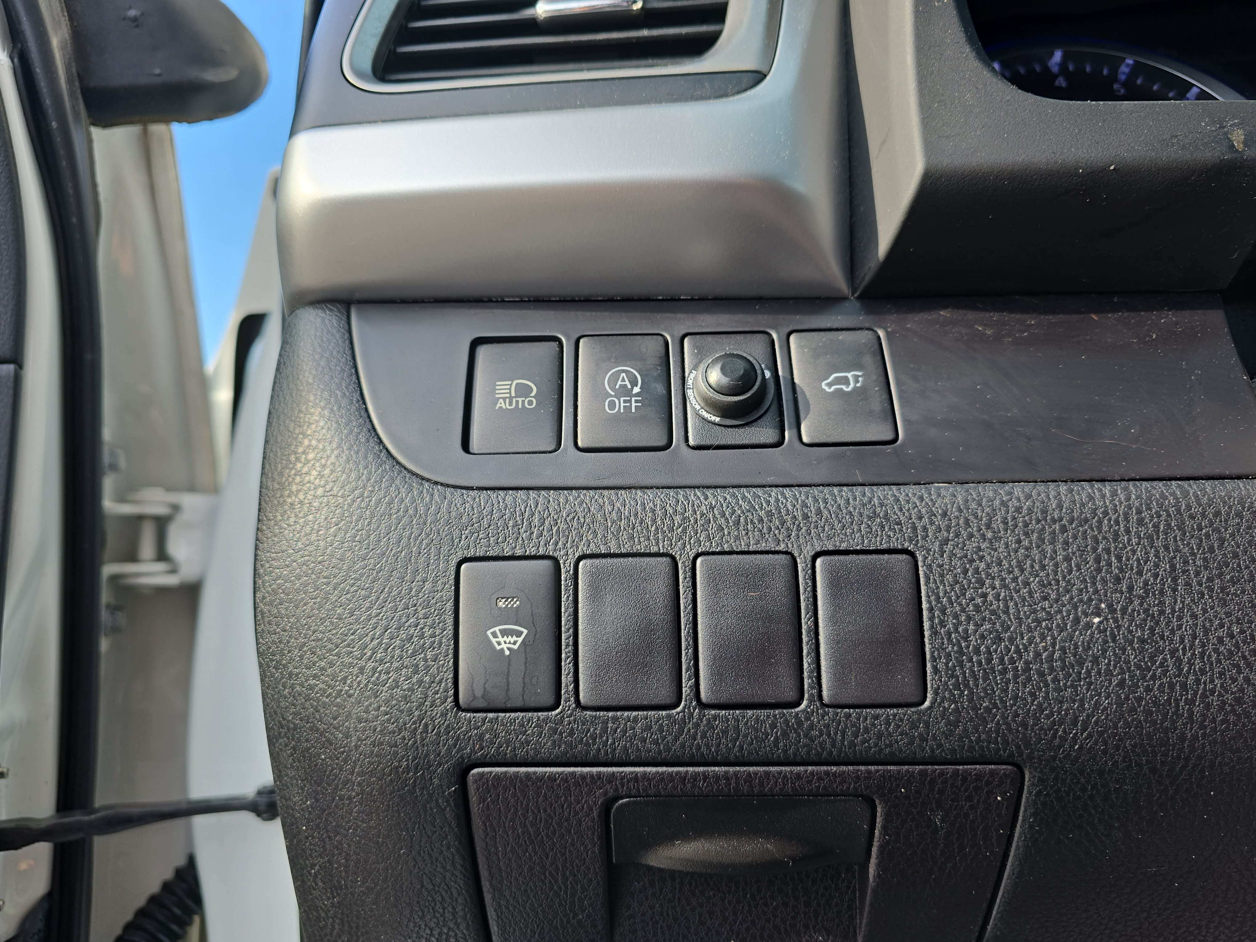 Used 2017 Toyota Highlander XLE AWD/4WD image 26