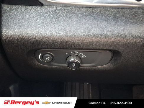 Used 2022 Chevrolet Traverse RS AWD/4WD image 28