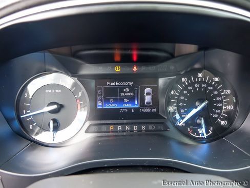 Used 2014 Ford Fusion SE FWD image 12