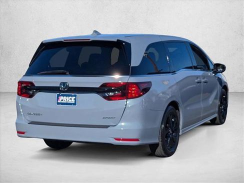 Used 2024 Honda Odyssey Sport image 5