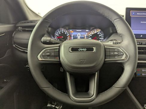 New 2026 Jeep Compass Latitude image 18