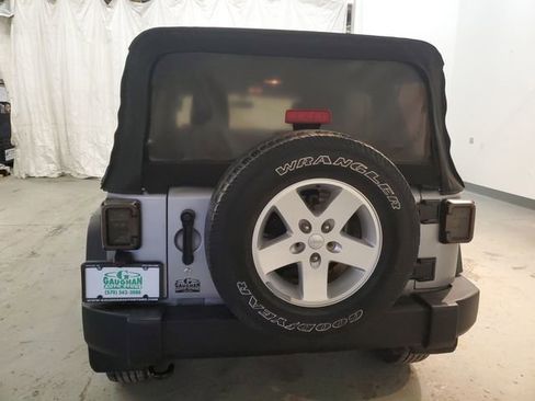 Used 2018 Jeep Wrangler Unlimited Sport S image 6