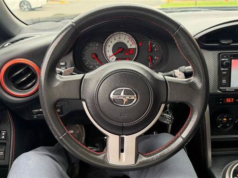Used 2015 Scion FR-S RWD image 23