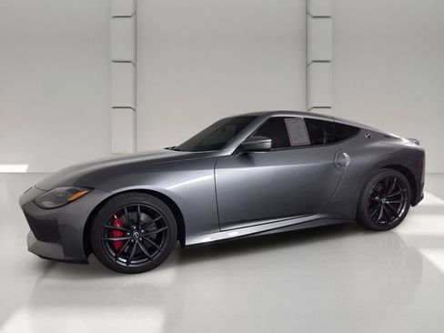 Used 2024 Nissan Z Performance w/ Floor Mat Package RWD image 8