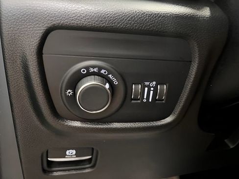 Used 2024 Jeep Grand Cherokee L Laredo AWD/4WD image 18