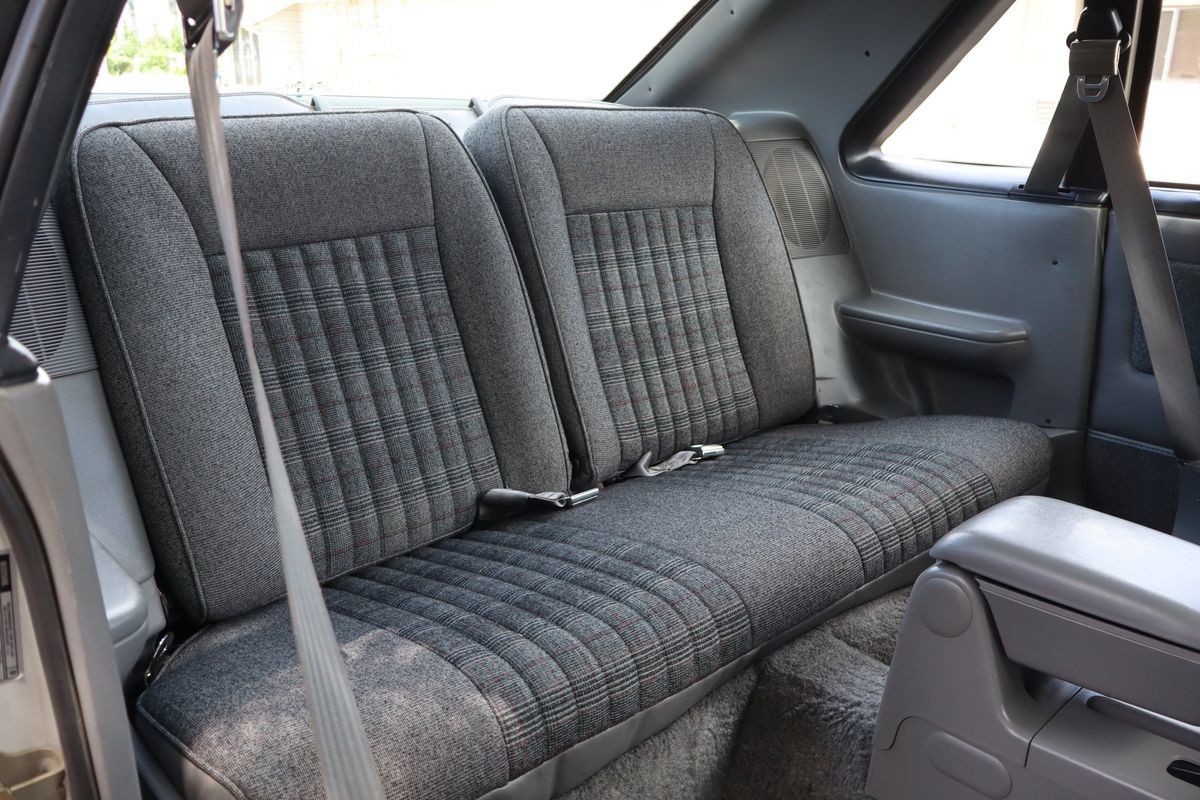 Used 1988 Ford Mustang GT RWD image 19